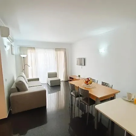 Rocha Tower 13a Apartmán *
