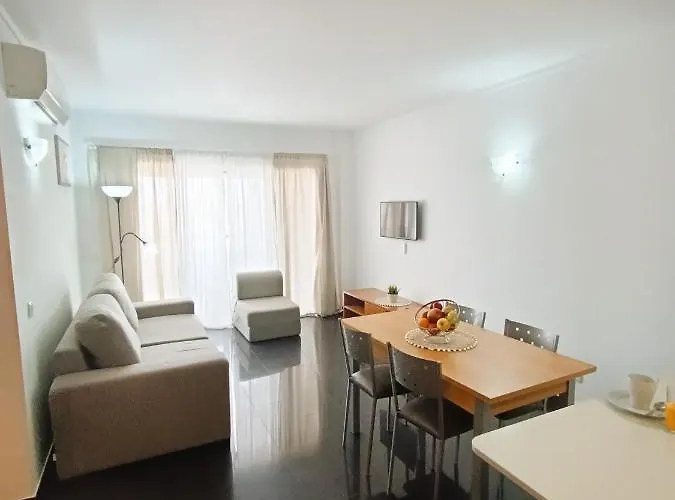 Rocha Tower 13a Apartman *